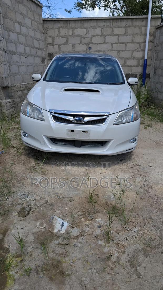 Subaru Exiga 2011 Pearl