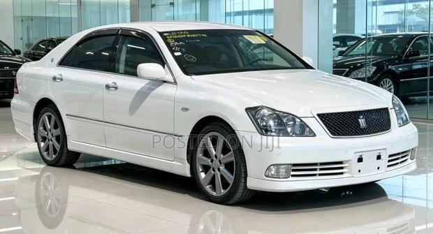 Toyota Crown 2006 White