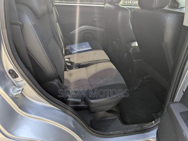 Mitsubishi Outlander 2010 Silver