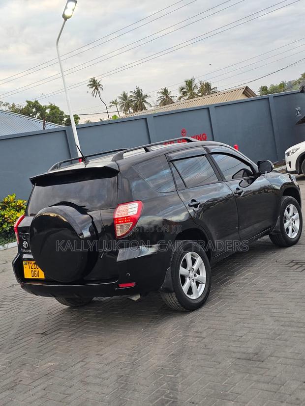 Toyota Vanguard 2011 Black