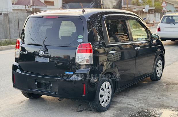 Toyota Spade 1.5 2013 Black