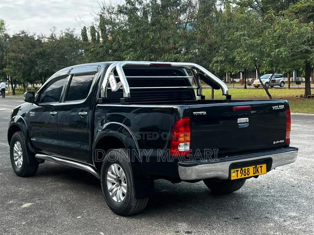 Toyota Hilux 2007 Black