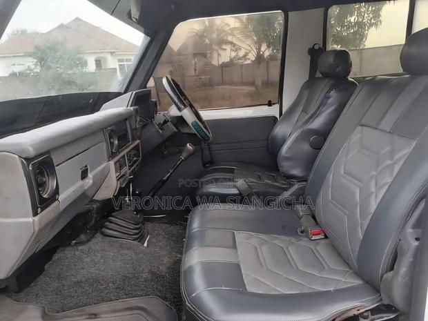 Toyota Land Cruiser 2003