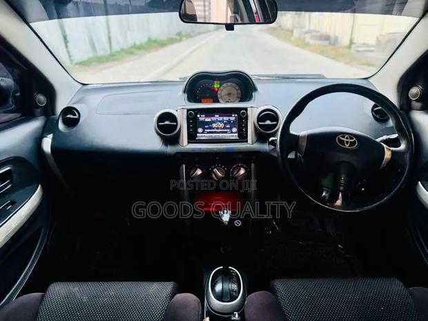 Toyota IST 2005 Silver