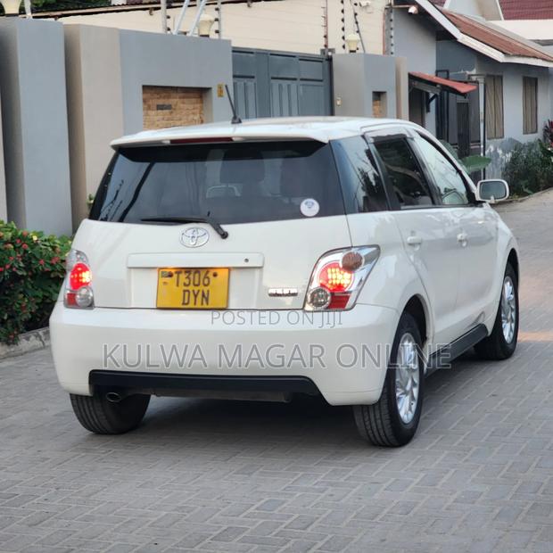 Toyota IST 2003 White