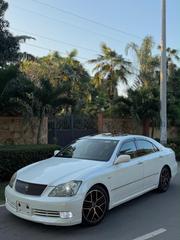 Toyota Crown Royale 2005 White for sale