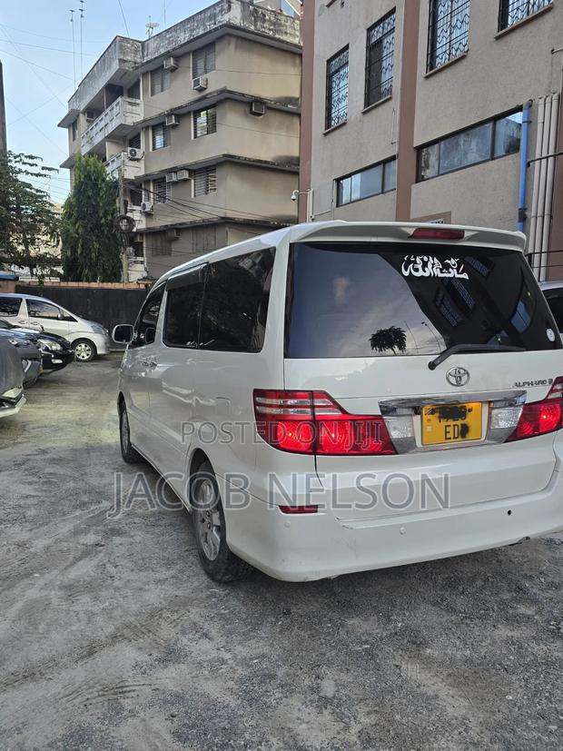 Toyota Alphard 2005 White