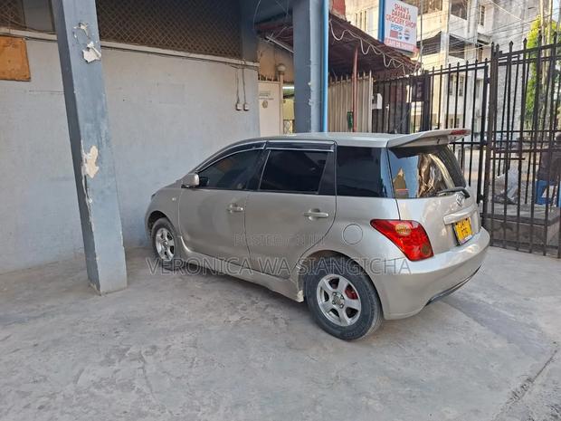 Toyota IST 2005 Gray