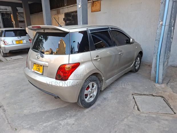 Toyota IST 2005 Gray