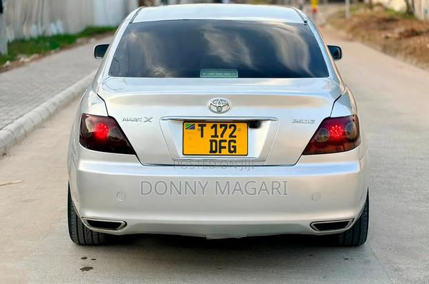 Toyota Mark X 2005 Silver