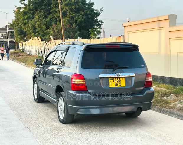 Toyota Kluger 2005 Gray