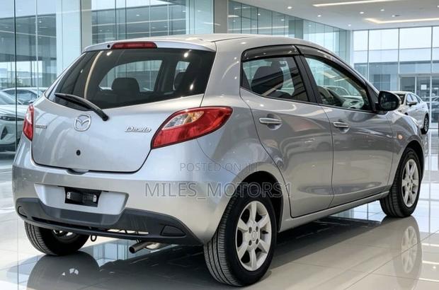Mazda Demio 2009 Silver