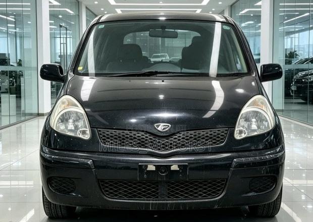 Toyota Fun Cargo 2005 Black