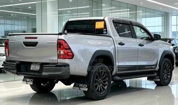 Toyota Hilux 2019 Silver