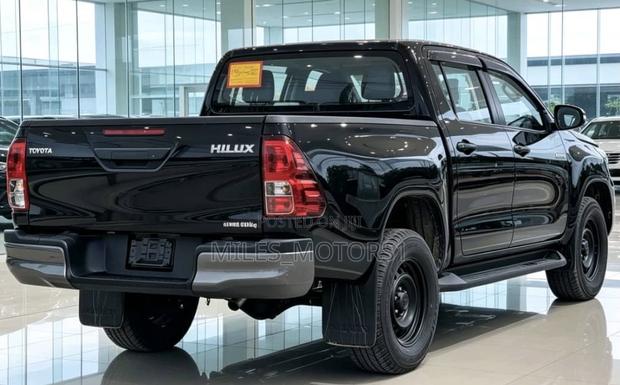 Toyota Hilux 2023 Black