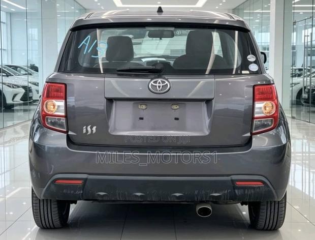 Toyota IST 2009 Gray