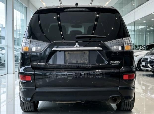 Mitsubishi Outlander 2011 Black