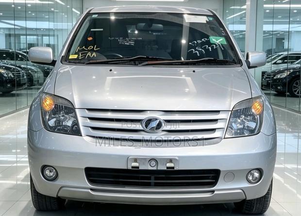 Toyota IST 2005 Silver