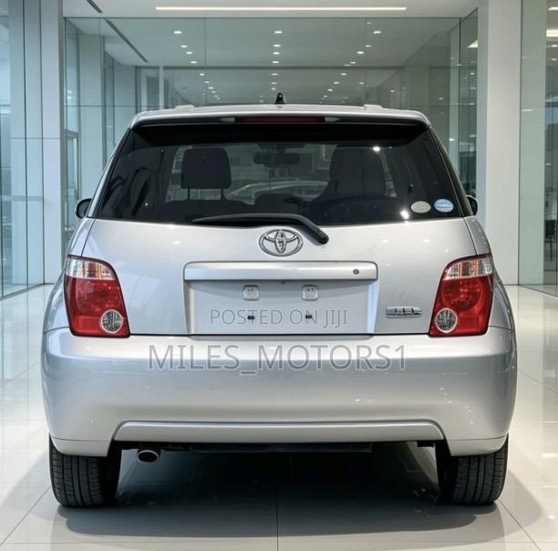 Toyota IST 2005 Silver