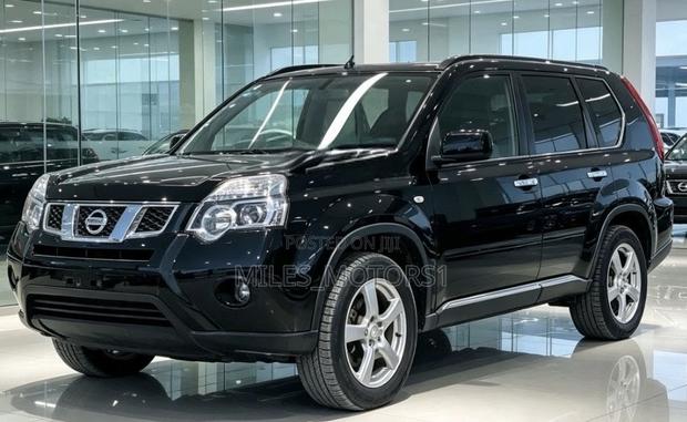 Nissan X-Trail 2012 Black