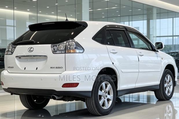 Toyota Harrier 2005 White