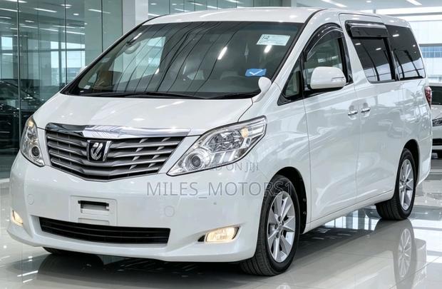 Toyota Alphard 2009 White