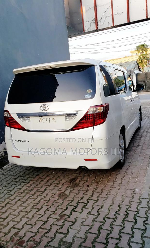 Toyota Alphard 2009 White