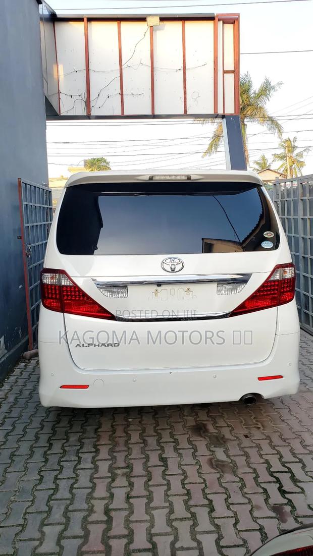 Toyota Alphard 2009 White