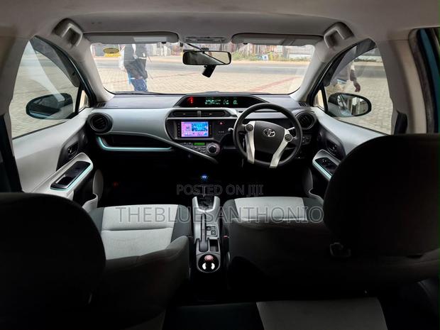 Toyota Aqua 2013 Blue