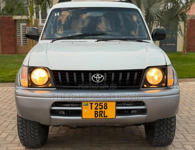 Toyota Land Cruiser Prado 1998 White