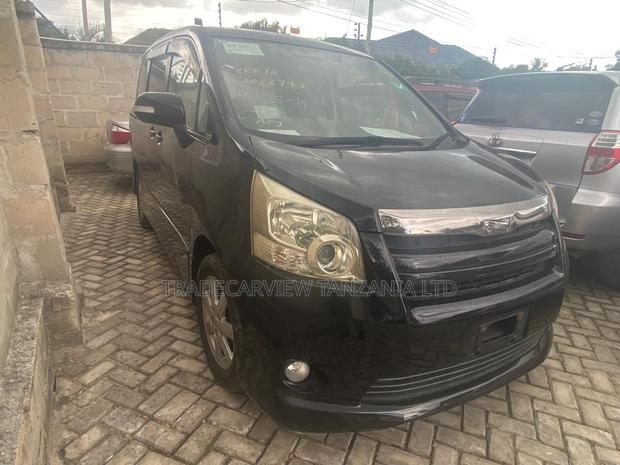 Toyota Noah 2008 Black