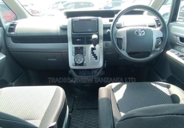 Toyota Noah 2008 Black