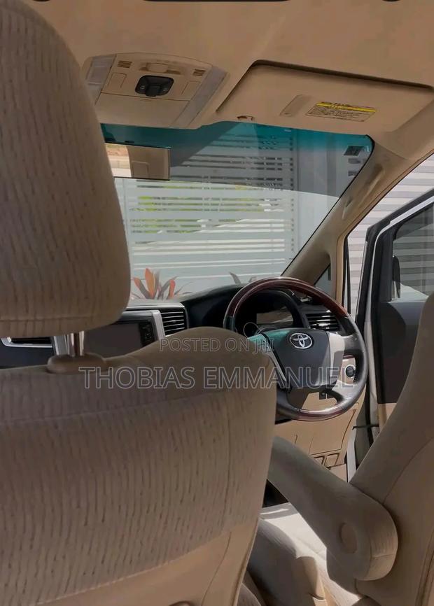 Toyota Alphard 2010 White