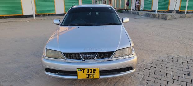 Toyota Carina 2000 Silver