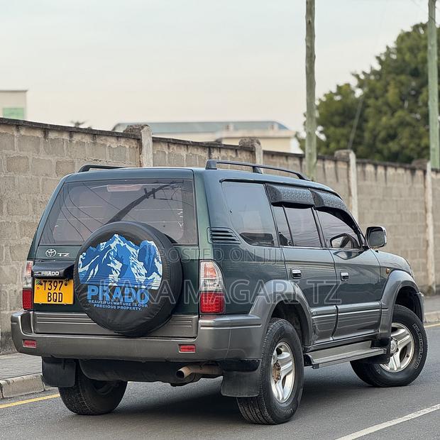 Toyota Land Cruiser Prado 2000 Green