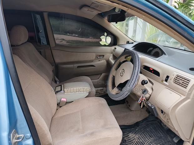 Toyota Raum 2008 Blue