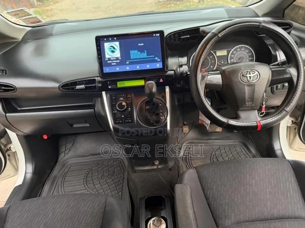 Toyota Wish 2011 White