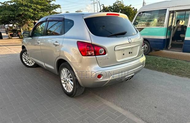 Nissan Dualis 2010 Silver