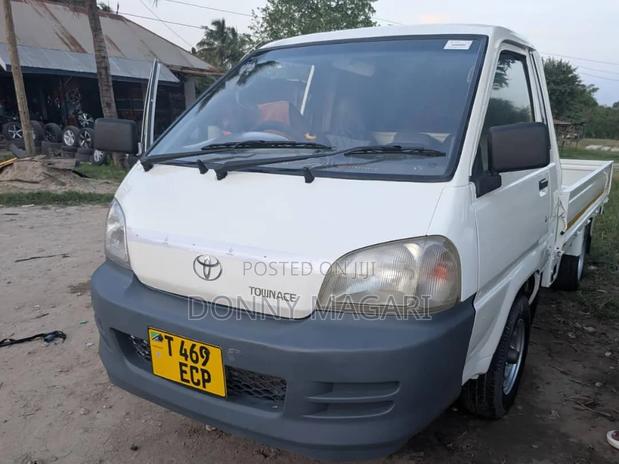 Toyota TownAce 2001 White