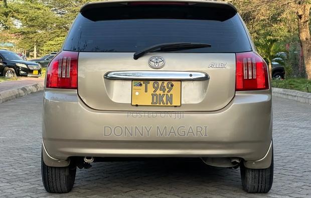 Toyota Allex 2005 Gold