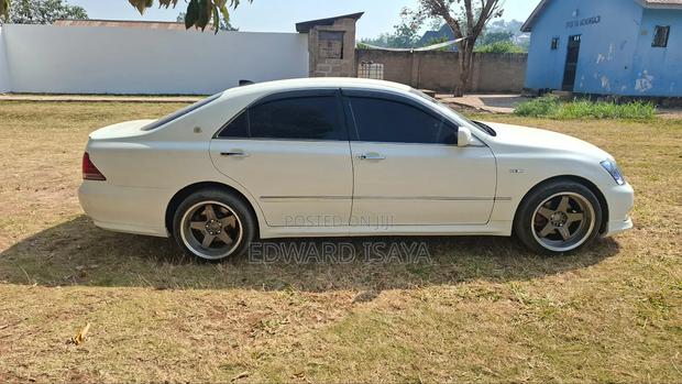 Toyota Crown 2006 Pearl