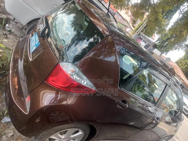 Toyota Ractis 2012 Brown