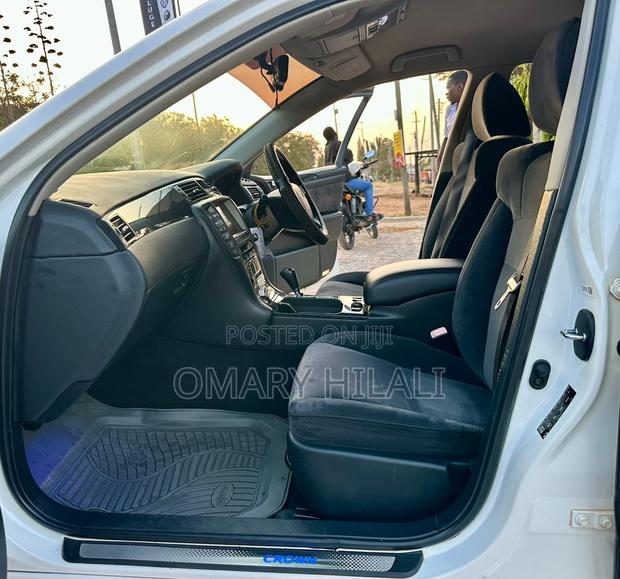 Toyota Crown Royale 2005 Pearl