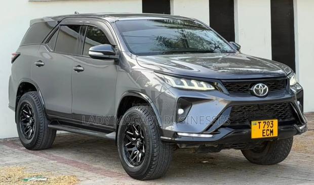 Toyota Fortuner 2.8 D AWD 2018 Gray