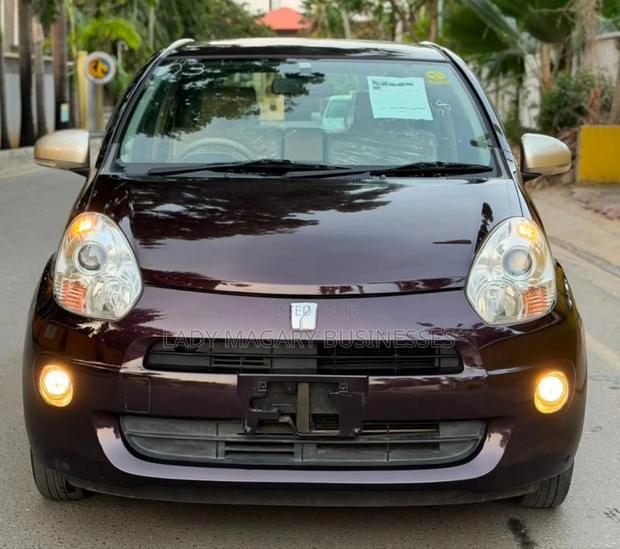 Toyota Passo 1.0 FWD 2011 Burgundy