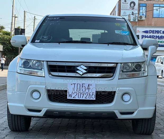 Suzuki Escudo 2008 White