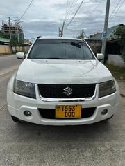 Suzuki Grand Vitara 2.0 2007 White for sale