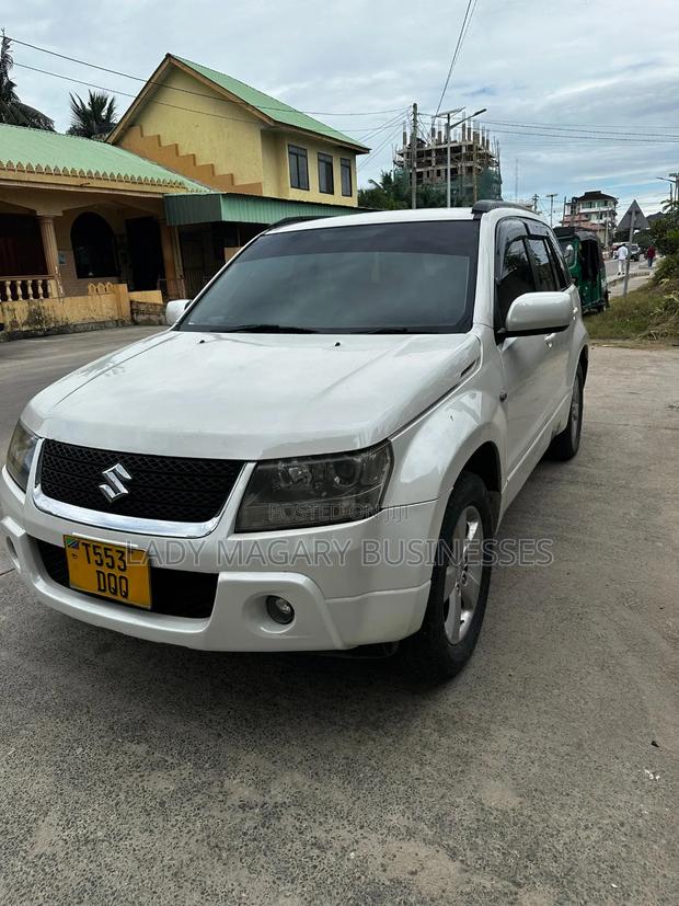 Suzuki Grand Vitara 2.0 2007 White