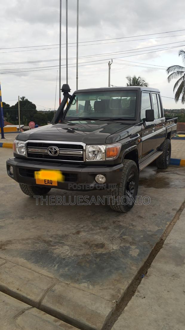 Toyota Land Cruiser 2022 Gray