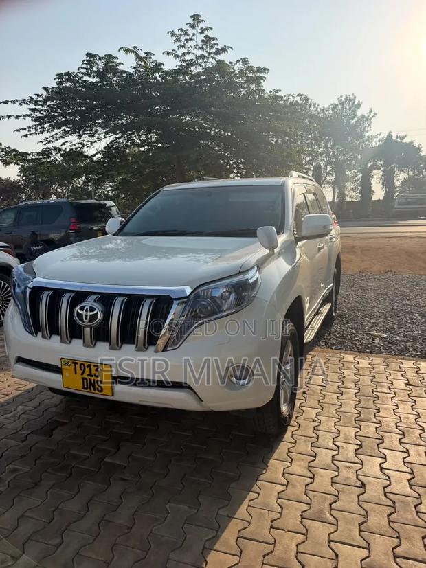 Toyota Land Cruiser Prado 2016 White